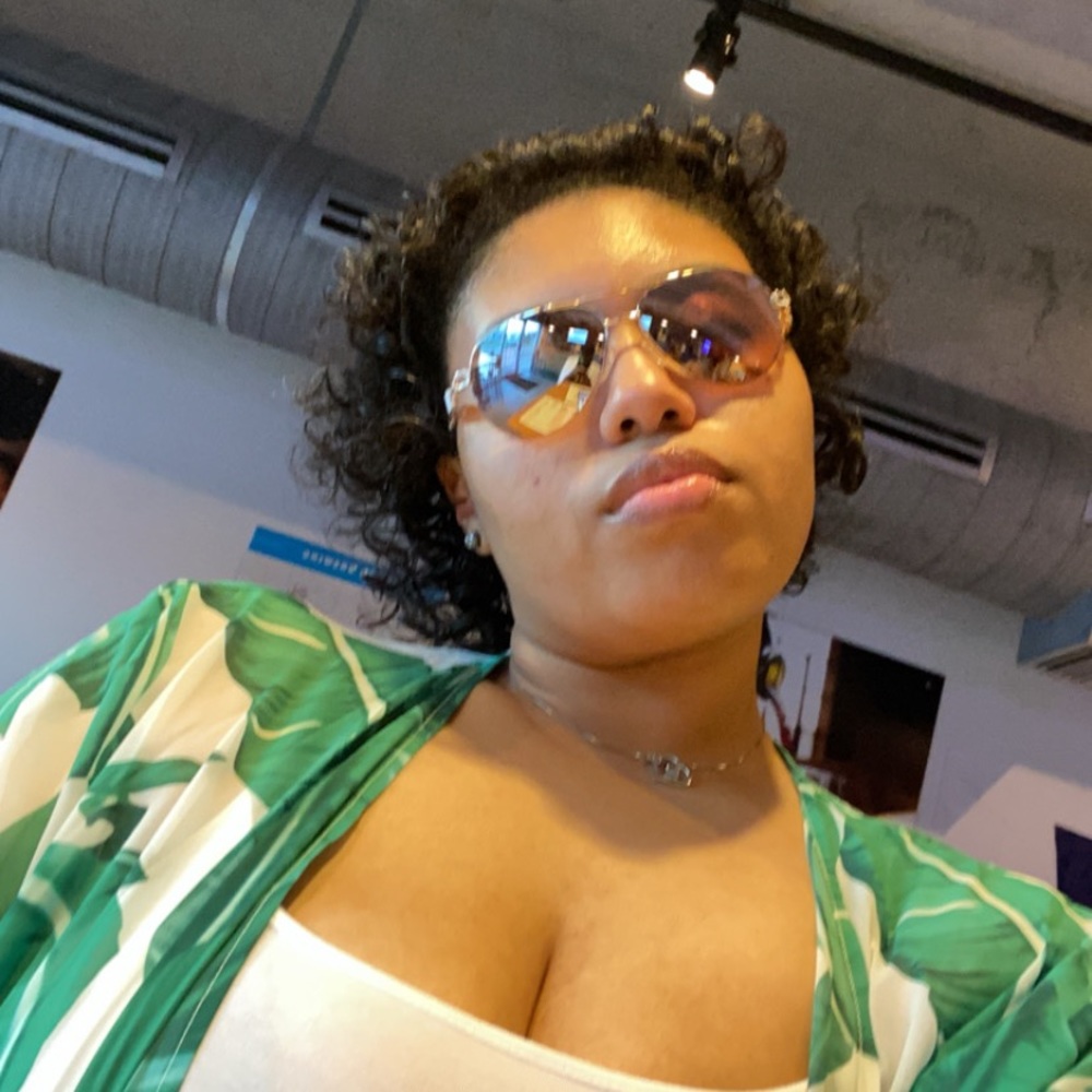 Meet your Posher, Destinie